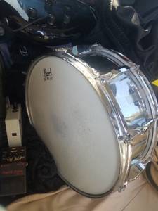 Drums, cymbal and hi hat (Santa Barbara)