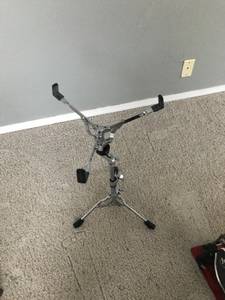 Yamaha snare stand (Edmond)