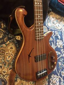 Drake Custom bass fs/ft -rickenbacker (Plymouth)