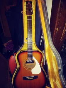 Vintage Yamaha Sunburst acoustic guitar w/case