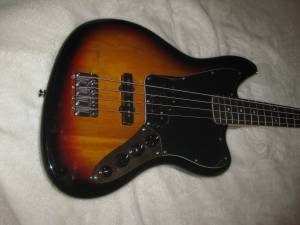 SQUIER Jaguar Bass Vintage modified active LIKE NEW (DesPlaines)