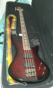 Schecter stilleto bass and amp (Provo)