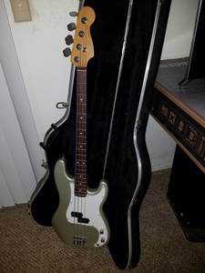 Fender P-Bass (American made) (N. OKC)