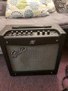 Fender Mustang I Guitar Amplifier