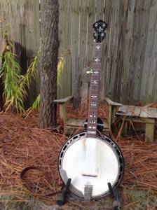 Sullivan Banjo