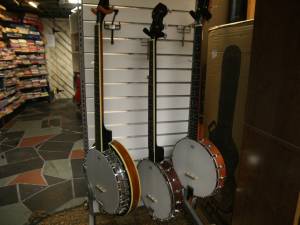 New Banjos! Washburn Oscar Schmidt and Epiphone (Bemidji)