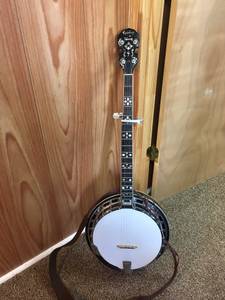 Banjo (Epiphone by Gibson) (Henagar, AL)
