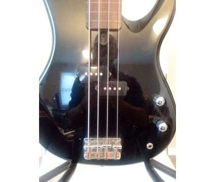 Yamaha fretless bass