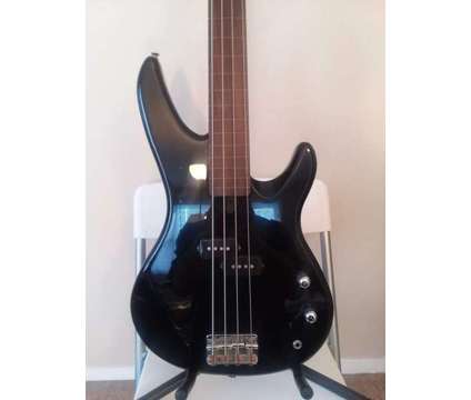 Yamaha fretless bass