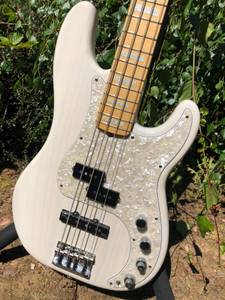Fender Precision deluxe bass USA excellent condition jazz rickenbacker