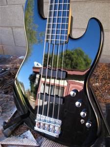 Squier by Fender Deluxe Jazz Bass (5-String) (Phoenix)