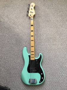Squier Classic Vibe P-Bass w/ Gig Bag (Blytheville)