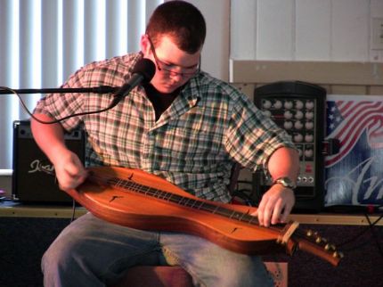 Dulcimer Performer - Looking for Gigs