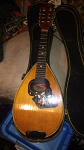 Vintage mandolin (Pawcatuck)