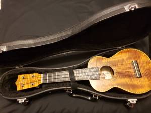 Kamaka Deluxe Soprano Ukulele (Renton)