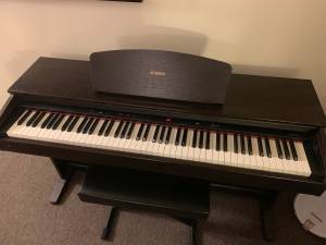 Yamaha electric piano YDP-121, black, with bench