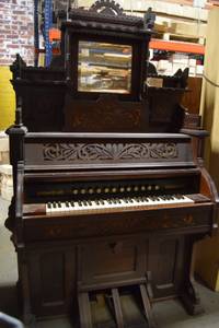 Antique Bell Organ & Piano Co Victorian Parlor Guelph Ontario (Jacksonville)