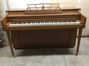 Kimball Anniversary Consolette Piano (Livingston)