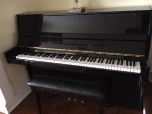 Wurlitzer upright piano for sale (Guilford)
