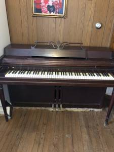 Free piano (Baltic)