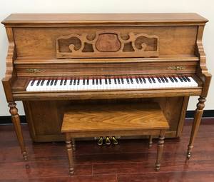 Kimball 435 Console Piano (McLean)