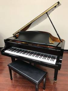 Yamaha G2 grand piano ebony polish USA spec (McLean)