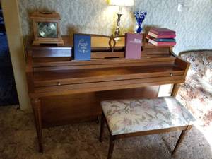 Beautiful piano (Wellston ohio)