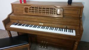 Whitney Console Piano