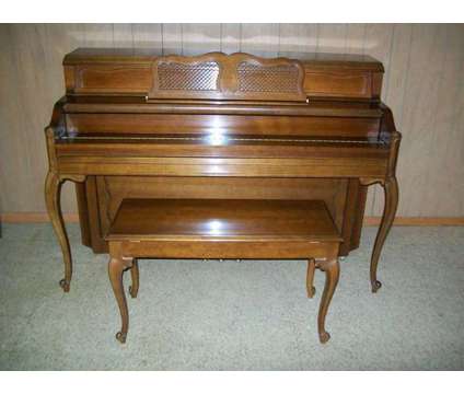 Beautiful Everett Console Piano