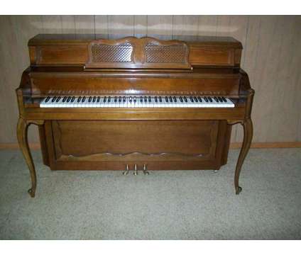 Beautiful Everett Console Piano