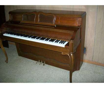 Beautiful Everett Console Piano