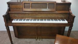 Yamaha Console Piano