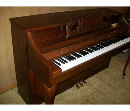 Kimball Spinet/Upright Piano