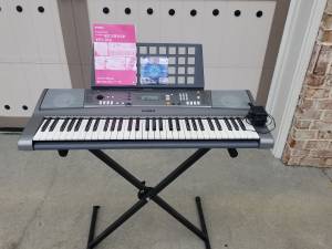 Yamaha YPT-310 Keyboard