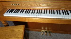 Pearl River Console Piano