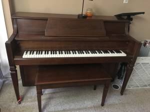 1980 Everett Console Piano (jacksonville)