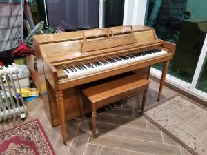 wurlitzer piano (Salmon Creek WA)