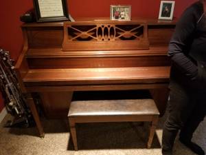 Samick Spindle Piano (fargo)