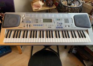 Casio Keyboard with Stand (Reno)