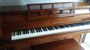 Baldwin piano with bench (St. Augustine)