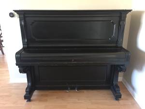 Steinway upright piano (Arlington heights)