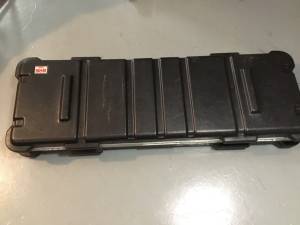 SKB Keyboard case with Wheels and Handle. Holds 88 Key Keyboard (Columbus)