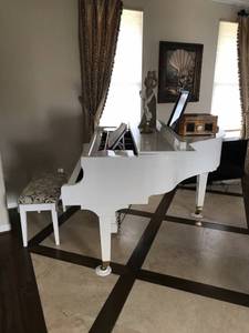 Beautiful SnowWhite Baby Grand Piano (GA)
