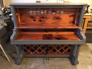 Piano bar