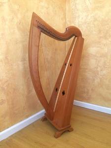 Triplett wire-strung harp (Santa Barbara)