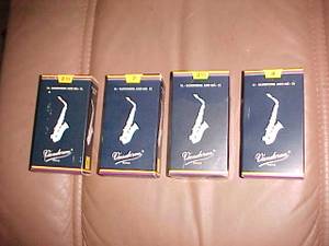 Vandoren PARIS Alto saxophone reeds 2.5, 3, 3.5 and 4. 30 reeds total (Olney)