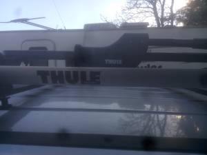 Thule sidearm Universal rooftop bicycle rack with locks and keys (BELLEVUE)