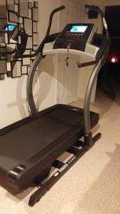 NORDICTRACK INCLINE TRAINER X9I TREADMILL (24928) w/iFit Live like new