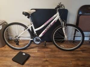 DBX mountain bike plus accessories (Louisville TN)