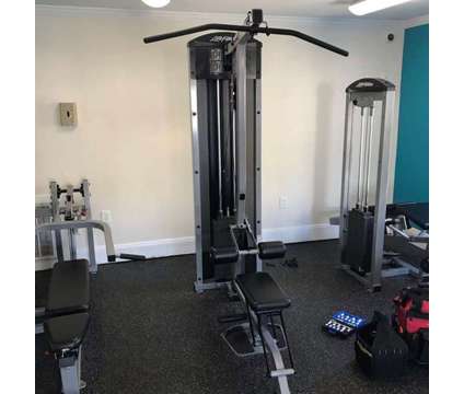 Life Fitness Commercial Lat Pulldown